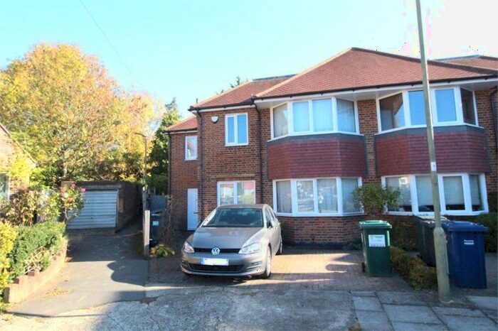 4 Bedroom Semi-Detached House To Rent In Ranelagh Close, Edgware, HA8