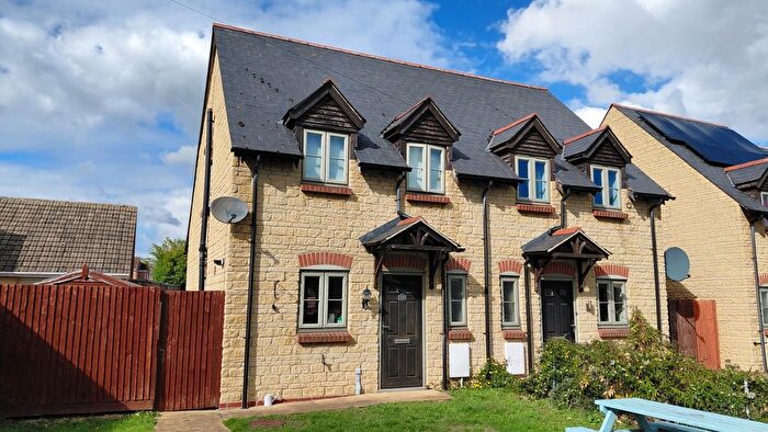 2 Bedroom Semi-detached House To Rent In Milestone Road, Carterton, Oxon, OX18