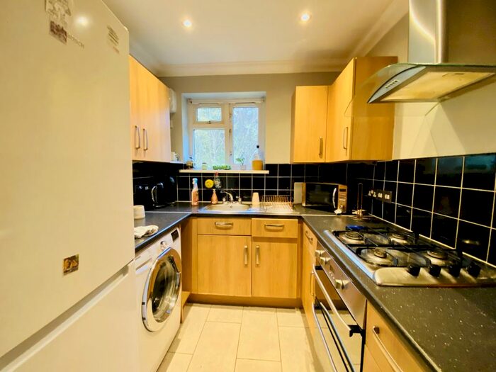 2 Bedroom Apartment To Rent In Sycamore Crescent, NR2