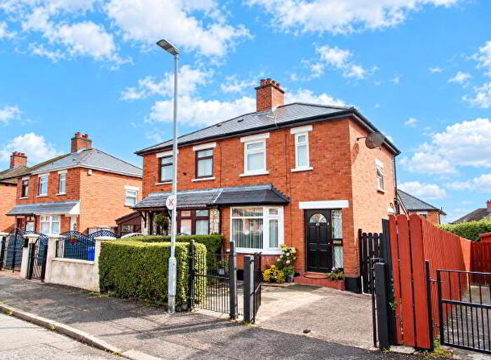 3 Bedroom Semi-Detached House For Sale In Andersonstown Park, Belfast, BT11