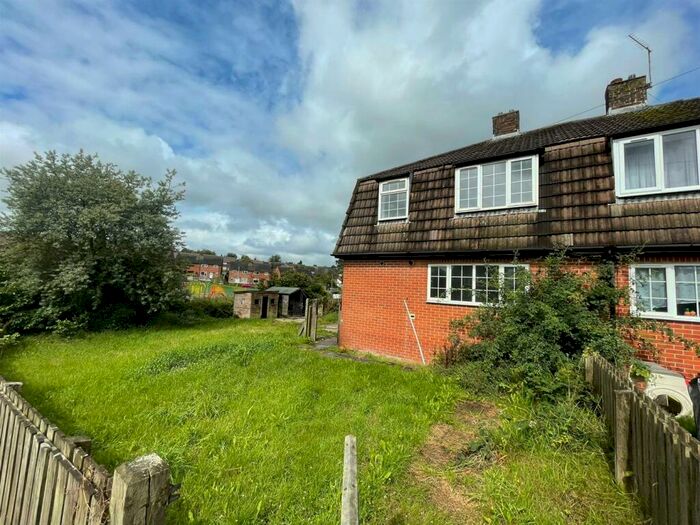 3 Bedroom Semi-Detached House To Rent In Yew Place, Newcastle, ST5