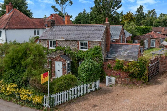 4 Bedroom Detached House To Rent In Maidenhead, Berkshire, SL6