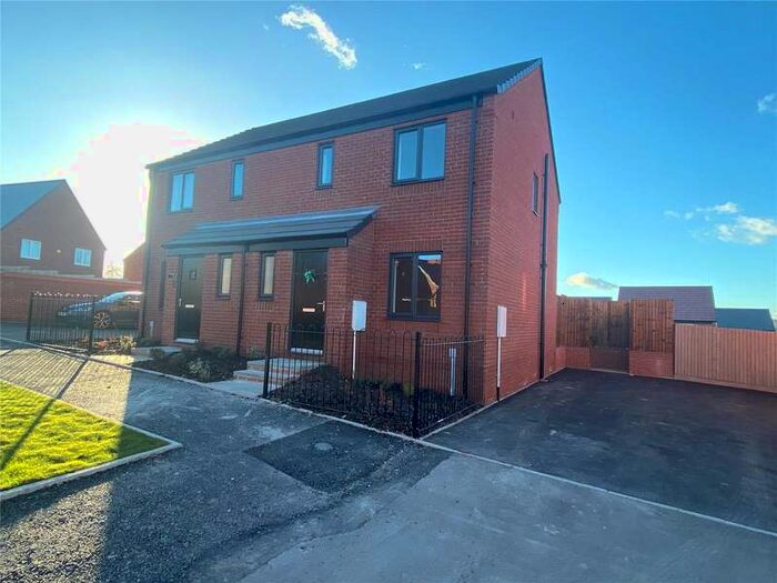 3 Bedroom Semi-Detached House To Rent In 5 Brookes Avenue, Telford, Shropshire, TF3