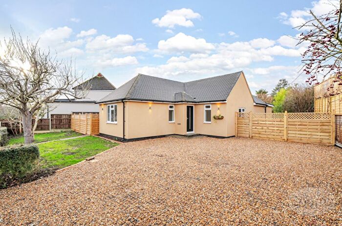 3 Bedroom Bungalow For Sale In Summers Road, Godalming, Surrey, GU7