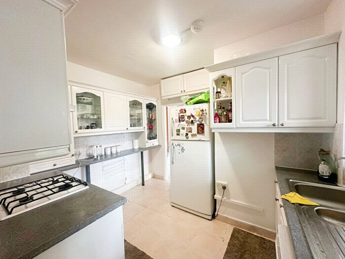 2 Bedroom Flat To Rent In Pentland House, Stamford Hill, N16