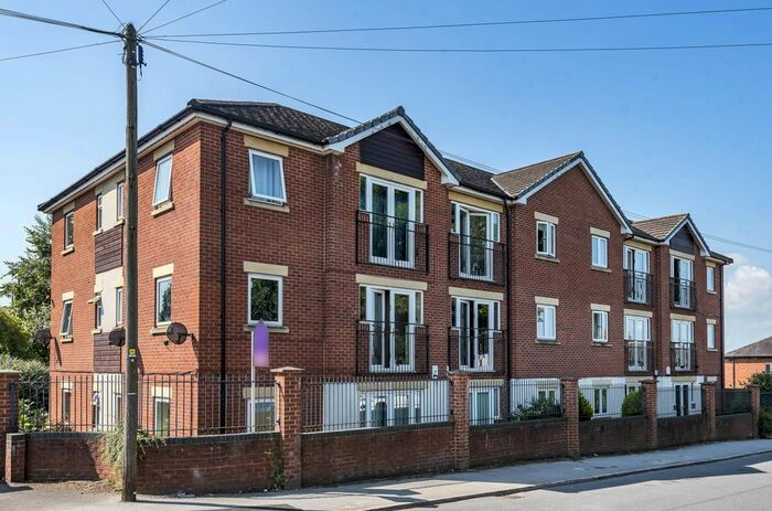 2 Bedroom Flat To Rent In Vesper Road, Kirkstall, Leeds, LS5