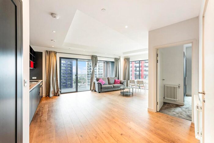 1 Bedroom Apartment To Rent In Modena House, London City Island, London, E14