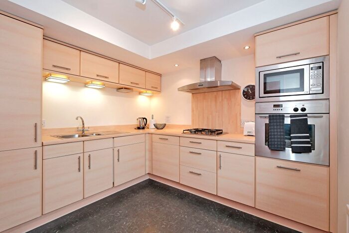 2 Bedroom Flat For Sale In D Anderson Drive, The West End, Aberdeen, AB15