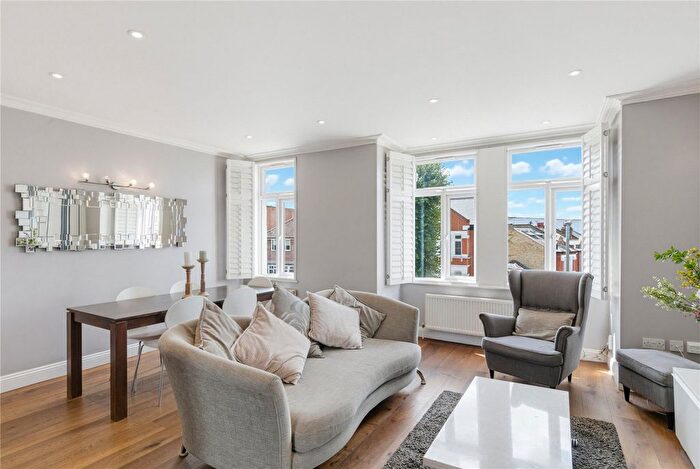 3 Bedroom Flat For Sale In St. Ann's Hill, SW18
