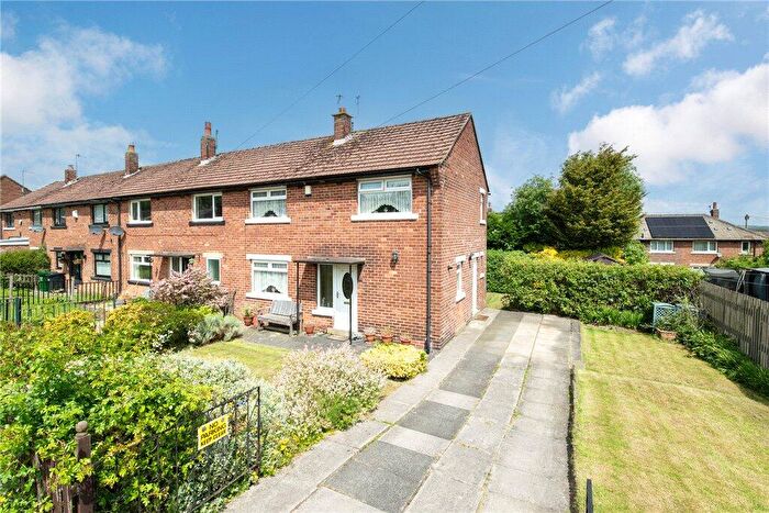 3 Bedroom End Of Terrace House For Sale In March Cote Lane, Bingley, West Yorkshire, BD16