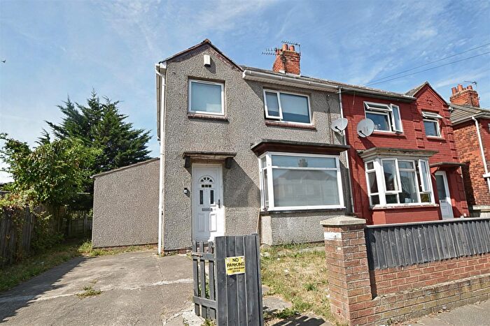 3 Bedroom Semi-Detached House For Sale In Second Avenue, Grimsby, DN33