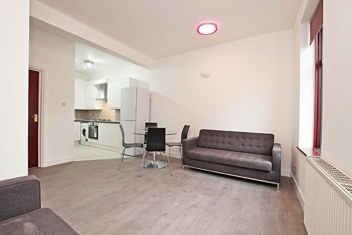 1 Bedroom Flat To Rent In High Road, Seven Kings, Ilford, IG3
