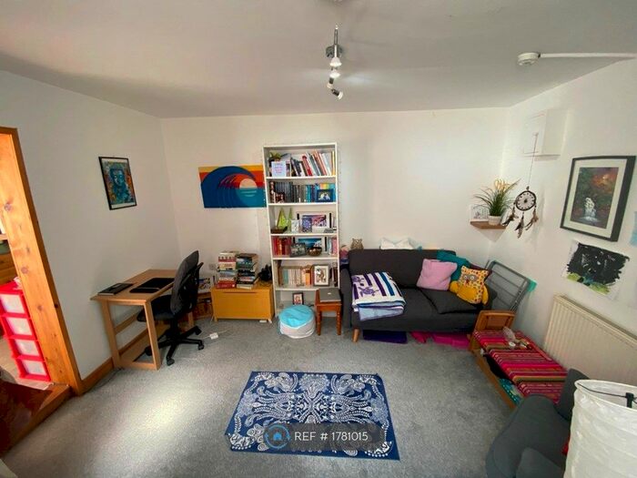 1 Bedroom Flat To Rent In Tower Road, Newquay, TR7