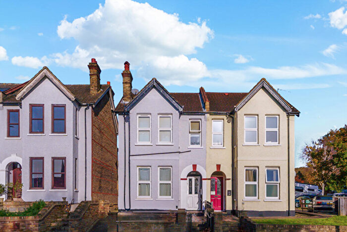 Flat To Rent In Lower Road, Sutton, SM1