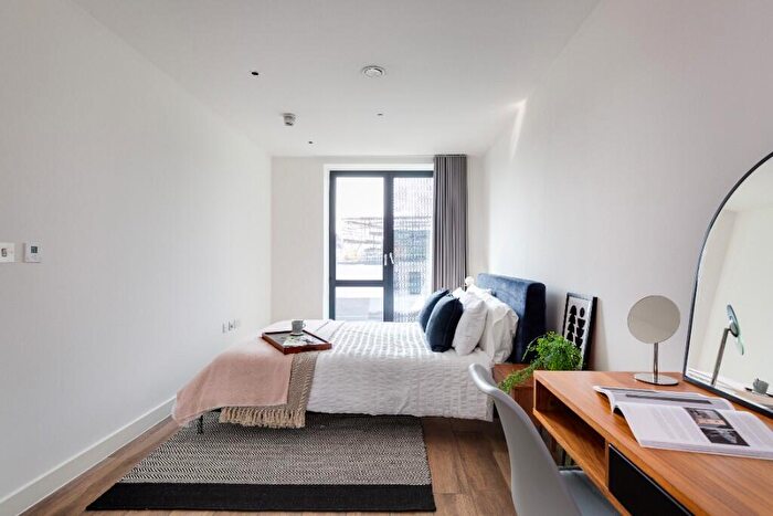 1 Bedroom Flat To Rent In Three Colts Lane, London, E2