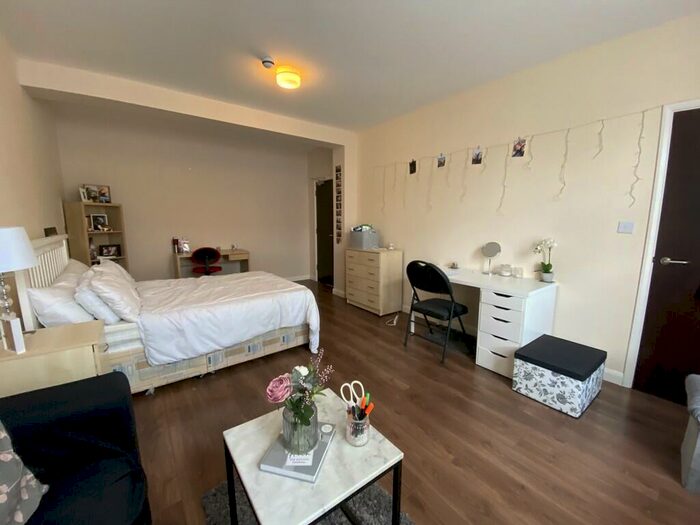 6 Bedroom Apartment To Rent In Ridley Street, Leicester, LE3