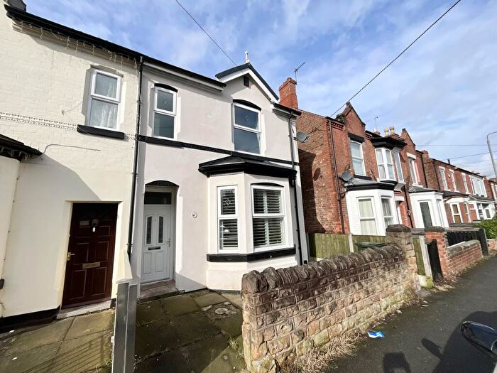 3 Bedroom Semi-Detached House For Sale In Chandos Steet, Nottingham, NG4