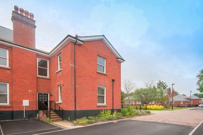 2 Bedroom Property To Rent In Kensington Way, Brentwood, CM14