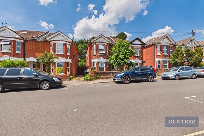 1 Bedroom Flat For Sale In Highfield Crescent, Southampton, SO17