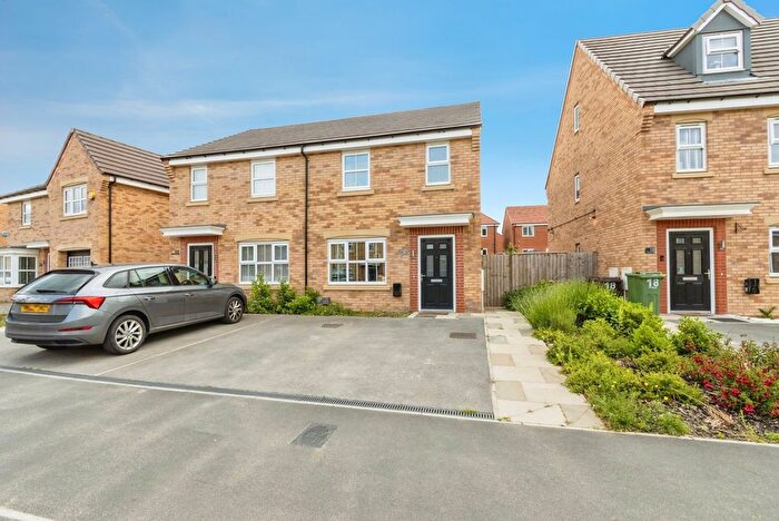 3 Bedroom Semi-Detached House For Sale In Tree Top Drive, Wakefield, West Yorkshire, WF3