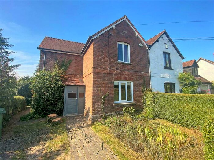 3 Bedroom Semi-Detached House To Rent In Emmington, Chinnor, OX39