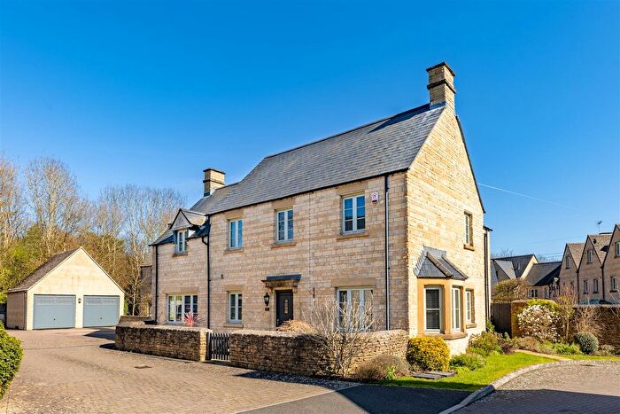 5 Bedroom Detached House For Sale In Beecham Close, Cirencester, GL7