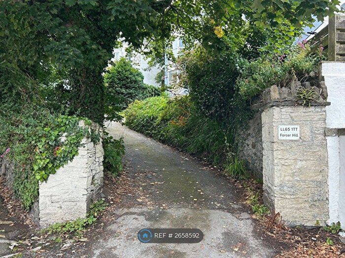 1 Bedroom Flat To Rent In Port View House, Holyhead, LL65