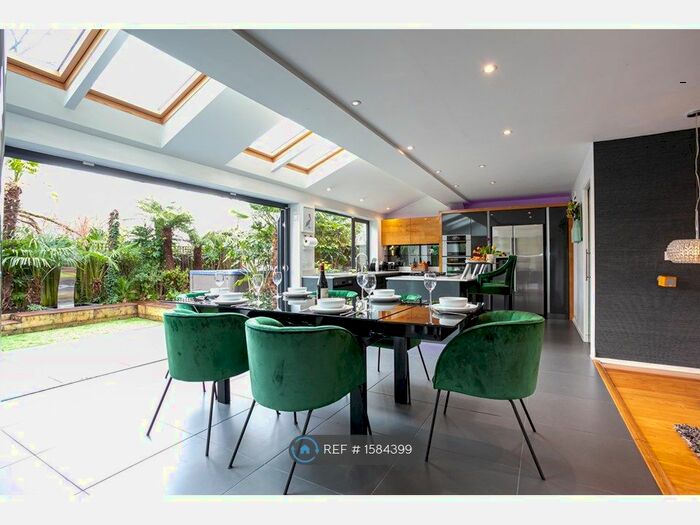 4 Bedroom Detached House To Rent In Woodlea, Altrincham, WA15