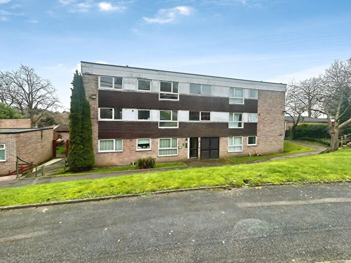 2 Bedroom Flat To Rent In High Meadows, Wolverhampton, WV6