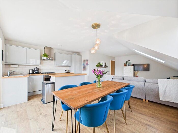 2 Bedroom Flat For Sale In Lacie Court, Redfield, Bristol, BS5