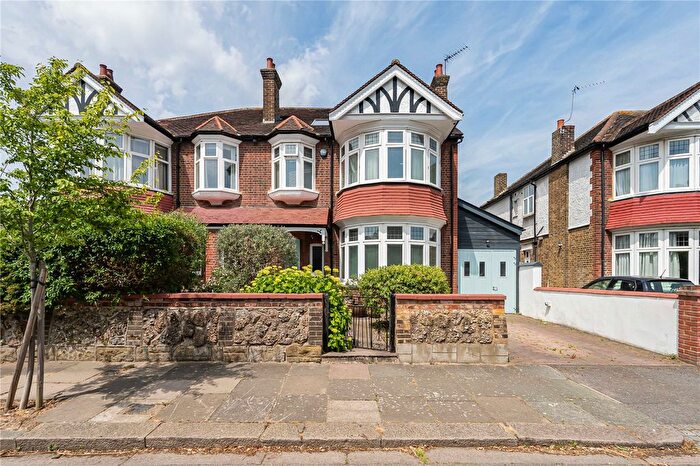 5 Bedroom Semi-Detached House For Sale In Kingsbridge Avenue, London, W3