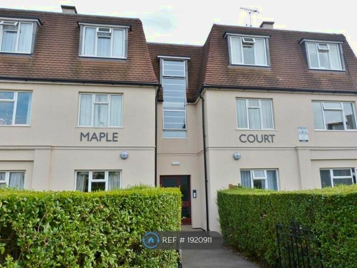 2 Bedroom Flat To Rent In Maple Court, Kingston Upon Thames, KT1
