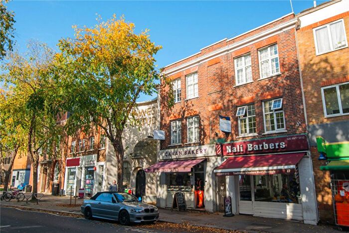 1 Bedroom Flat For Sale In High Street, Teddington, TW11