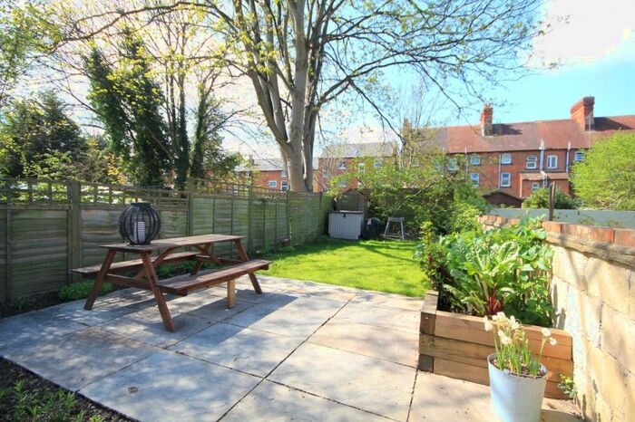 2 Bedroom Apartment To Rent In Reading, Berkshire, RG1