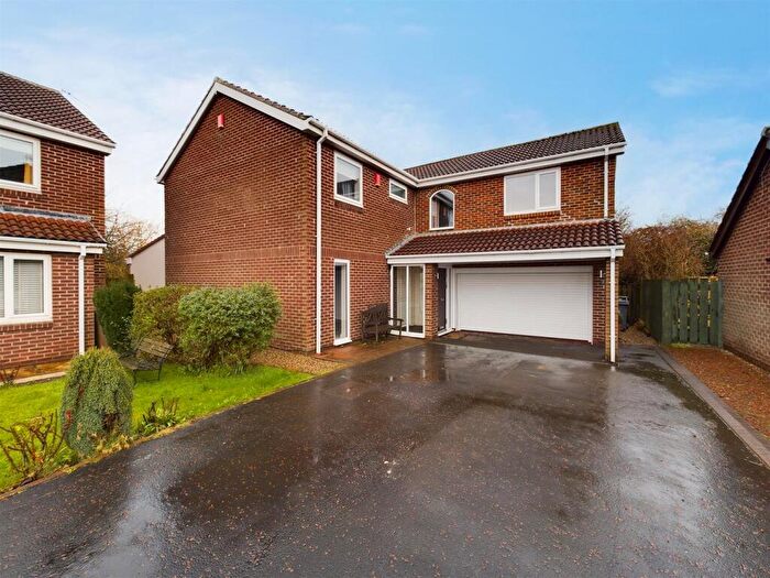 4 Bedroom Detached House For Sale In Cheldon Close, Whitley Bay, NE25
