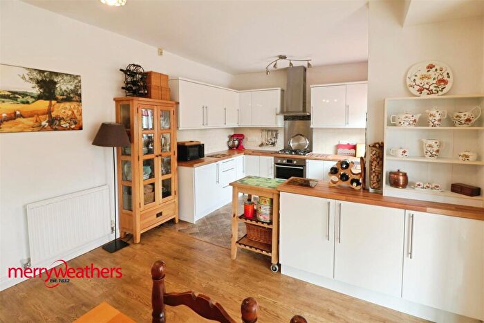 4 Bedroom Detached Bungalow For Sale In Mount Vernon Road, Barnsley, S70