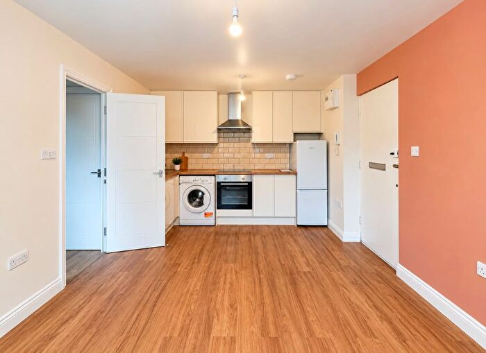 1 Bedroom Flat To Rent In Eastern Road, London, N22