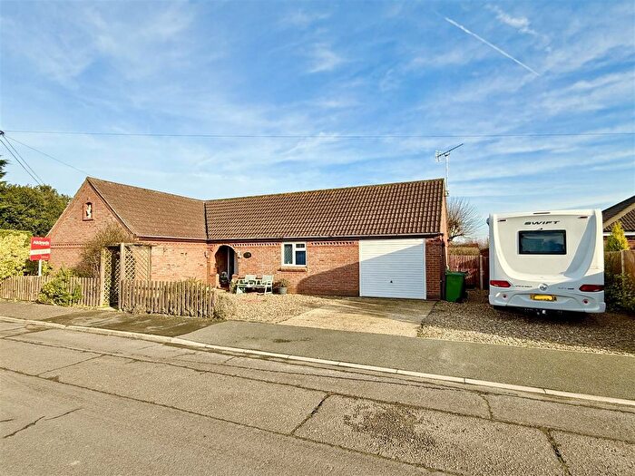 3 Bedroom Detached Bungalow For Sale In Eden Close, Bacton, NR12