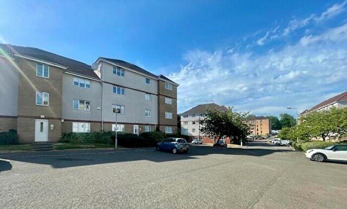 2 Bedroom Apartment To Rent In Eversley Street, Tollcross, G32