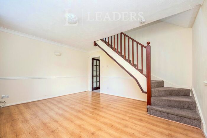 2 Bedroom Semi-Detached House To Rent In Heathfields Close, Off Brook Lane, CH2