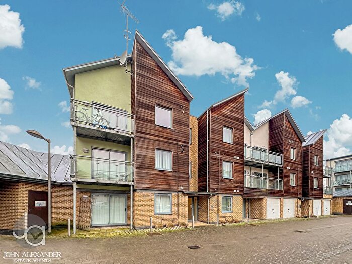 1 Bedroom Flat For Sale In Quayside Drive, Colchester, CO2