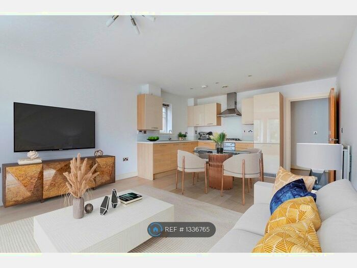 2 Bedroom Flat To Rent In Fairwyns Court, Sutton, SM2