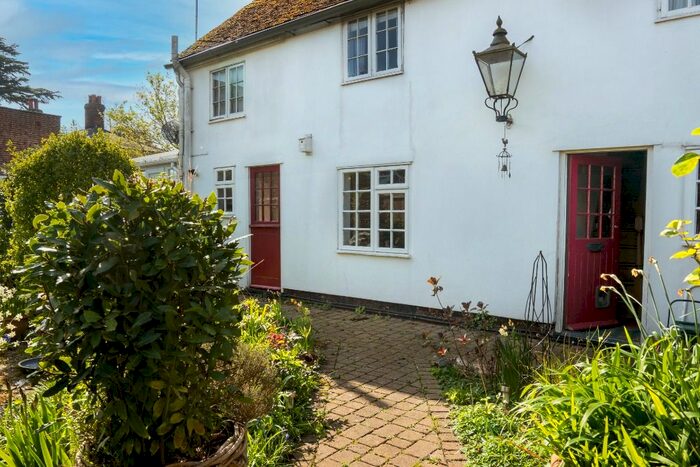 3 Bedroom Semi-Detached House To Rent In The Cross, Wivenhoe, CO7