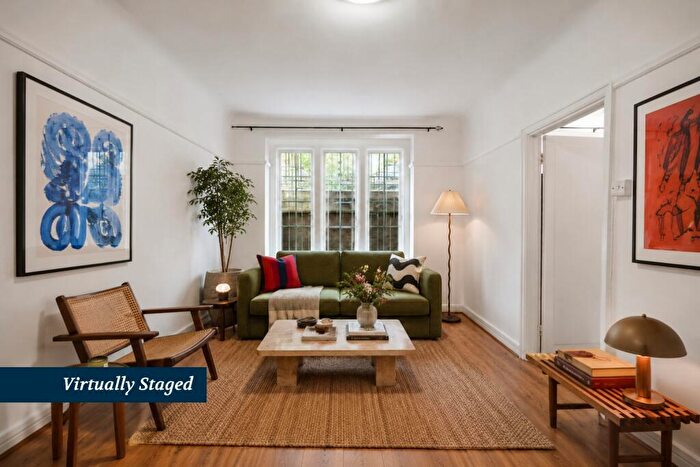 2 Bedroom Flat For Sale In Mortimer Crescent, Kilburn, NW6