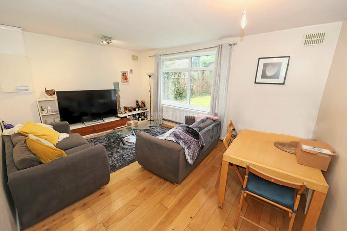 1 Bedroom Apartment To Rent In Nether Street, Finchley, N3