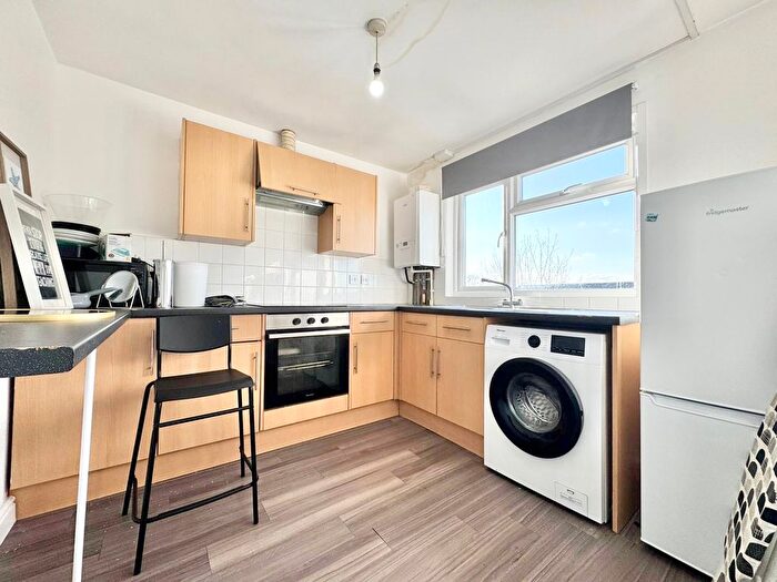 1 Bedroom Flat To Rent In Schubert Road, Basingstoke, RG22