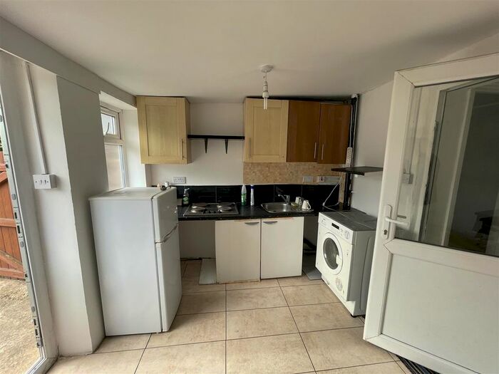 1 Bedroom Flat To Rent In Hounslow Road, Feltham, TW14