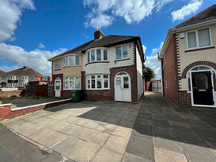 3 Bedroom Semi-Detached House To Rent In Petersfield Drive, Rowley Regis, West Midlands, B65