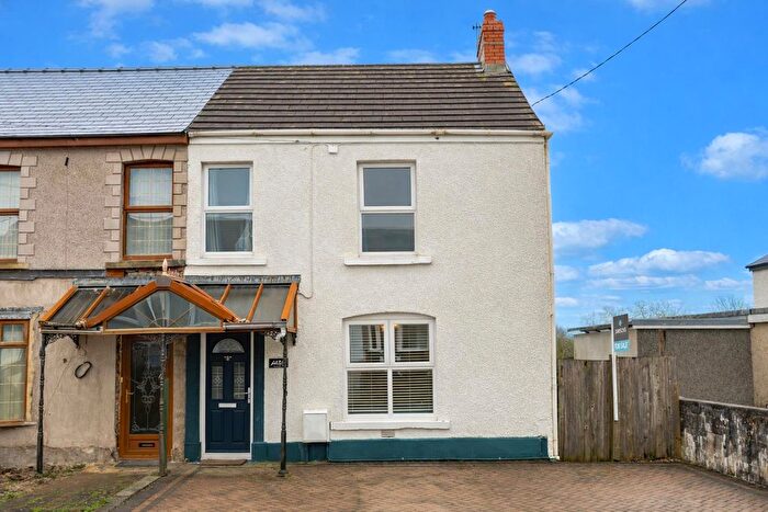 3 Bedroom Semi-Detached House For Sale In Pen Y Lan, Penclawdd, Swansea, SA4