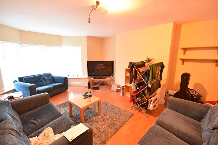 6 Bedroom Maisonette To Rent In Jesmond Road, Jesmond, NE2